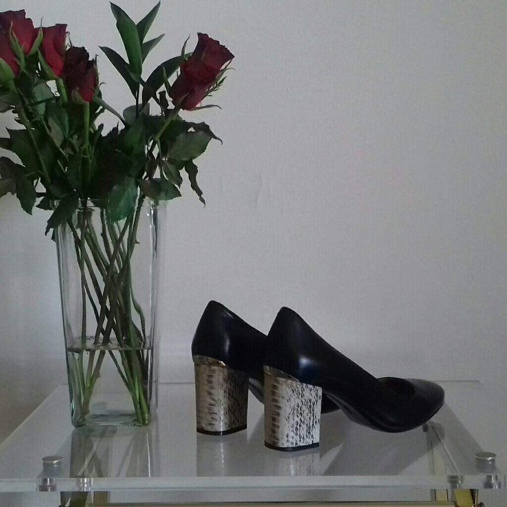 Calvin Klein block heel pump, size 7 - Picture 5 of 7